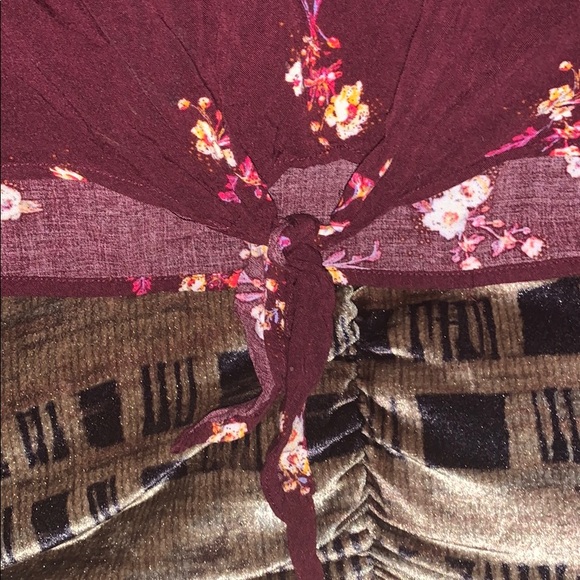 burgundy floral lightweight top - Picture 3 of 3